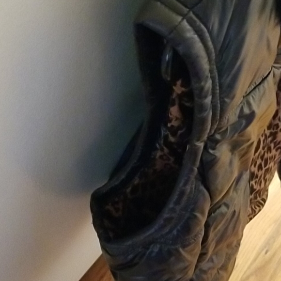 Vera Wang Princess vest - Picture 4 of 8